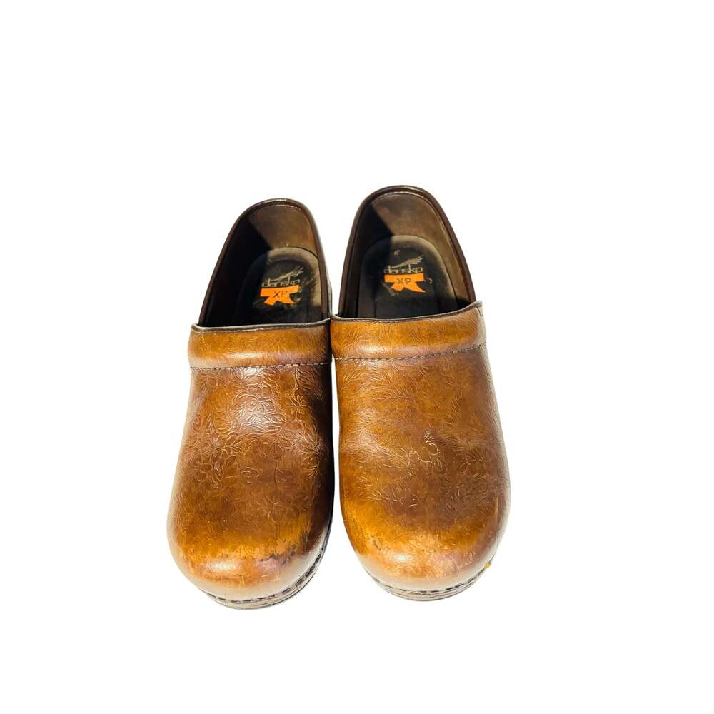 Dansko Pro XP slip-on comfort clogs caramel brown classic platform shoes sz8